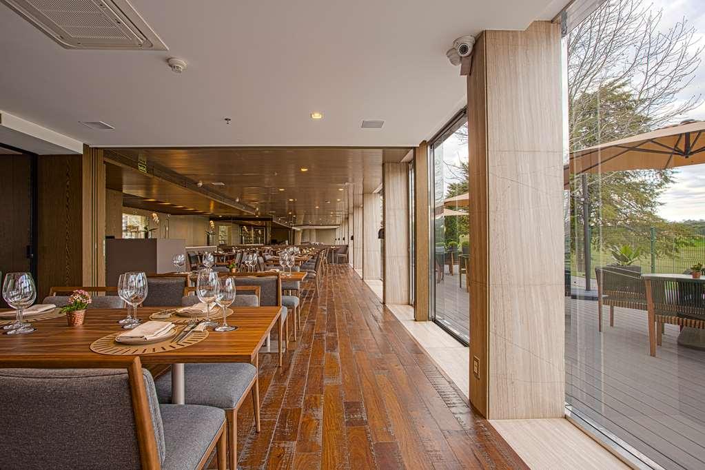 Suryaa Hotel Pinhais, Curio Collection By Hilton Εστιατόριο φωτογραφία